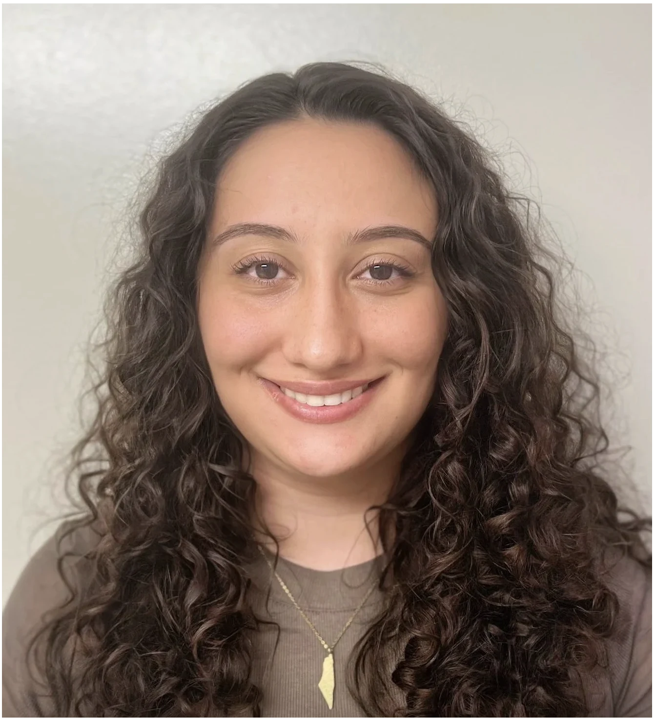 Headshot of Yasmeen Elbanna, LMFT