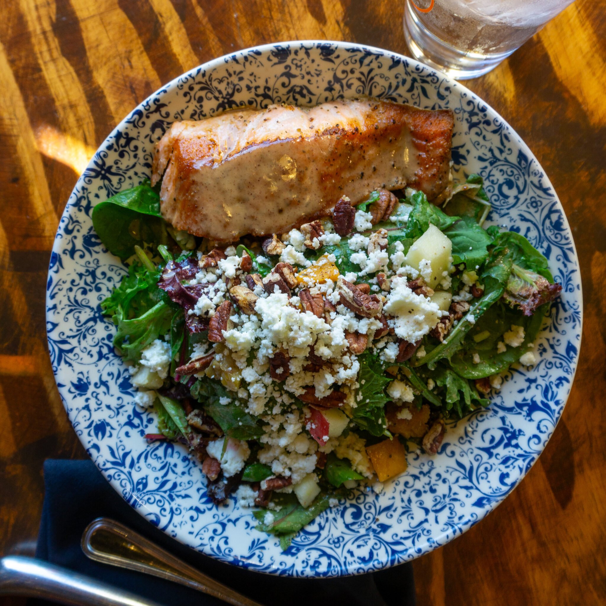 No Tomatoes Café, photo via a web search
