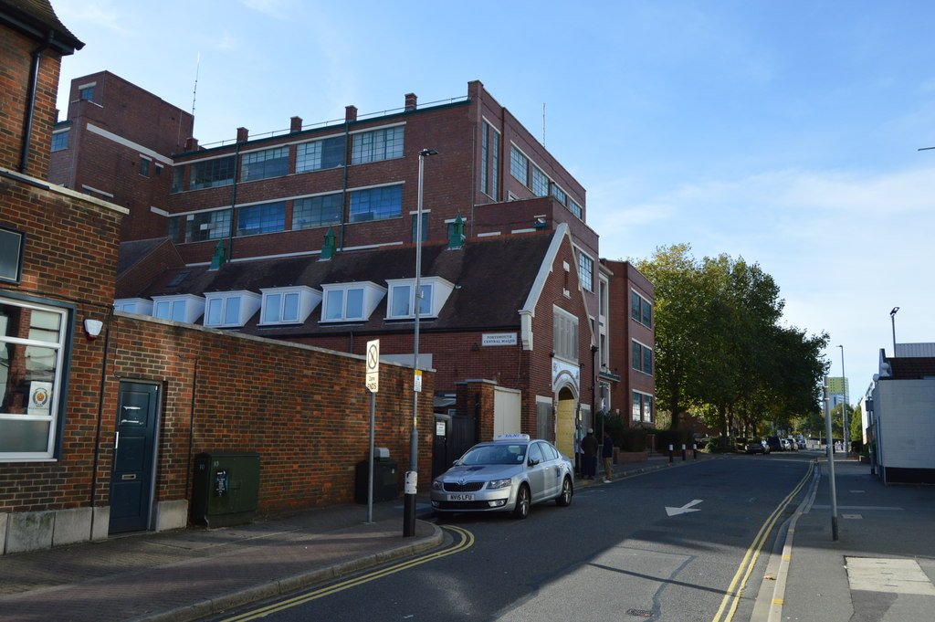 Portsmouth Central Masjid — Wikimedia photo